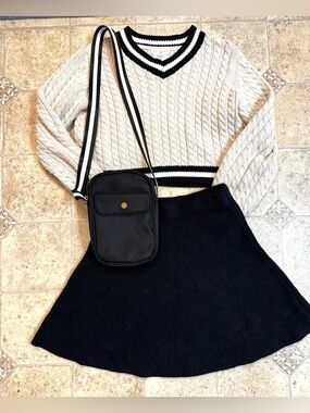 Girls Max Studio Kids Beige and Black 3-Piece Sweater and Skirt Outfit Sz 7/8 M